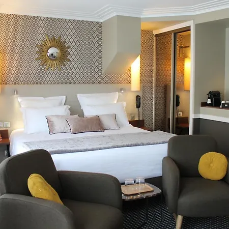 Maison Lia, Ex Pasteur 4*