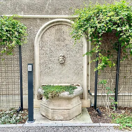 Maison Lia, Ex Pasteur 호텔