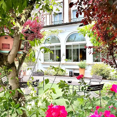 Maison Lia, Ex Pasteur 호텔 4*