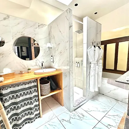 Maison Lia Szálloda