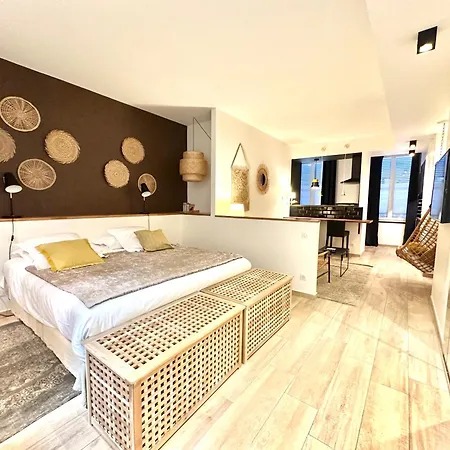 فندق Maison Lia, Ex Pasteur شالو أو شُمْبانيِ