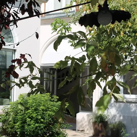 Maison Lia, Ex Pasteur מלון