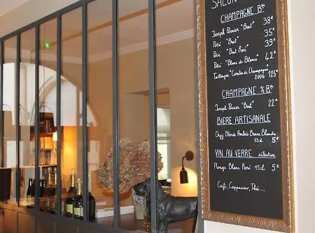 Maison Lia فندق